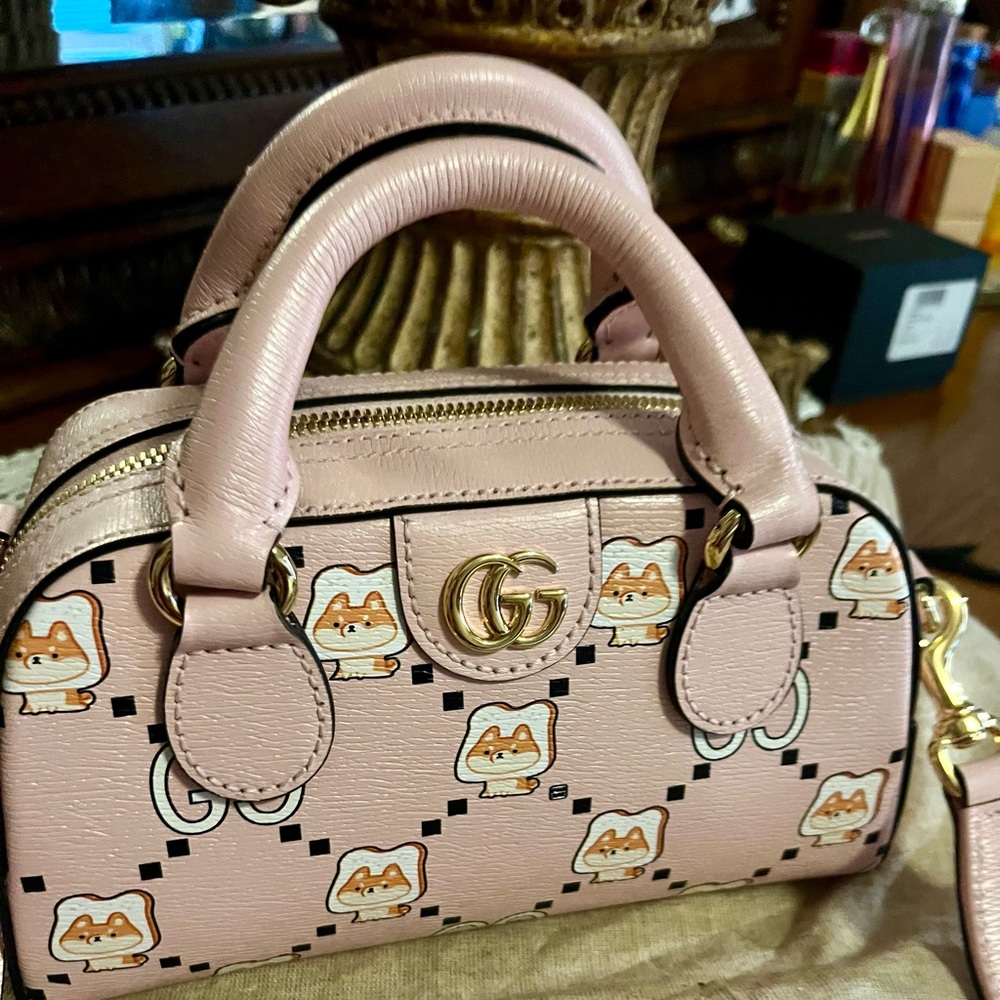 Luxury Designer Bags, Jewelry and Shoes show! - Picture 4 of 16